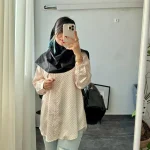 شومیز خالخالی